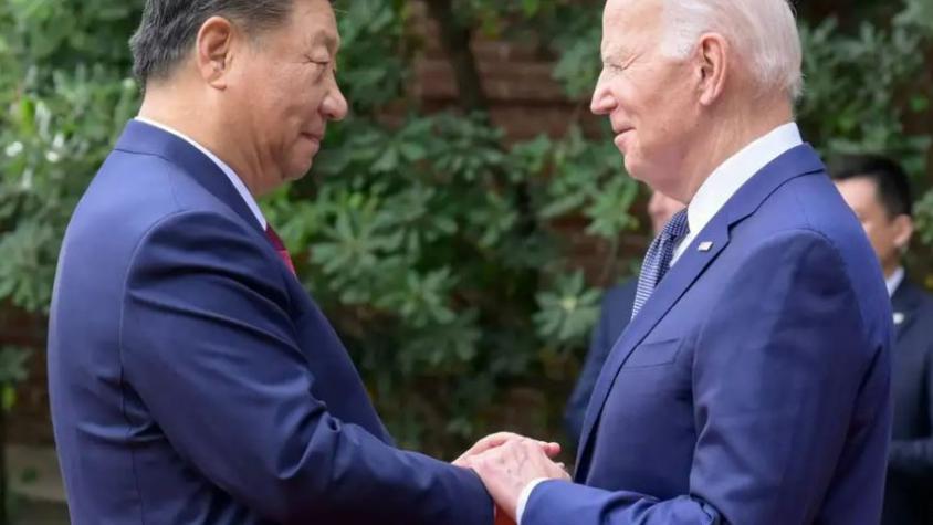 China: Biden es "irresponsable" al llamar "dictador" a Xi