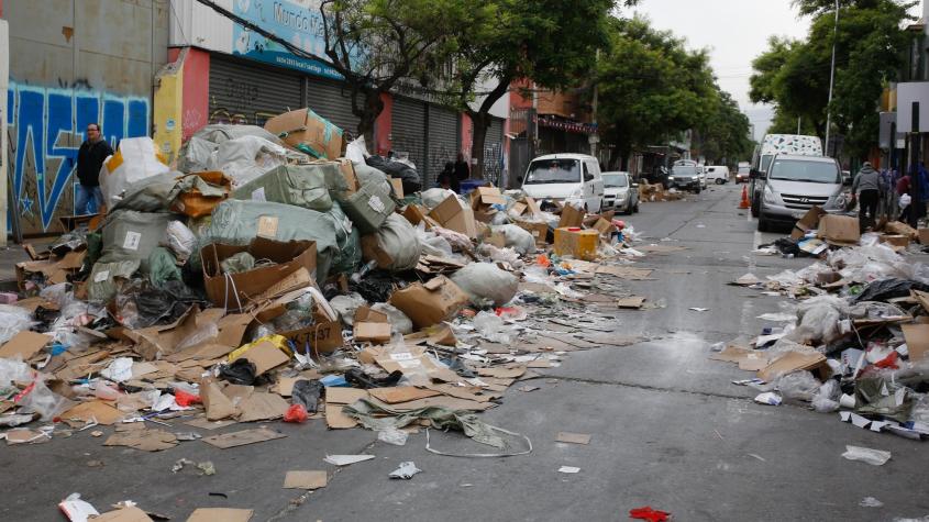 Por acumulación de basura: Cursan sumario sanitario a Municipalidad de Santiago 