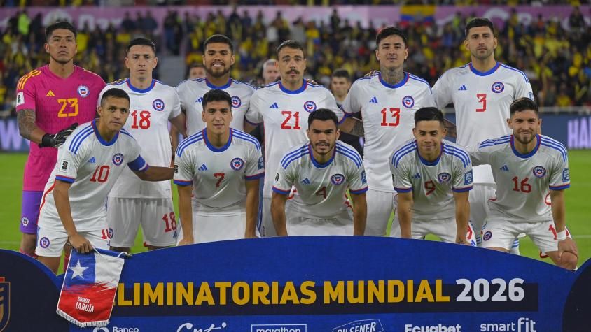 “Por muchos menos nos sancionan”: Hinchas ecuatorianos pifiaron con todo el himno de Chile 