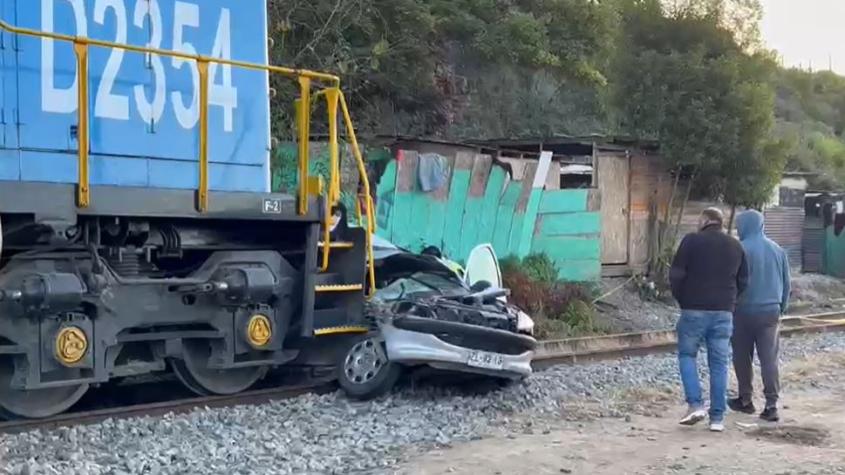 Padre y su hijo de un año mueren tras colisionar con tren en Concón
