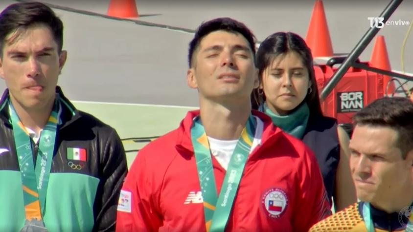 La emoción de Emanuelle Silva al recibir el oro y entonar el himno de Chile