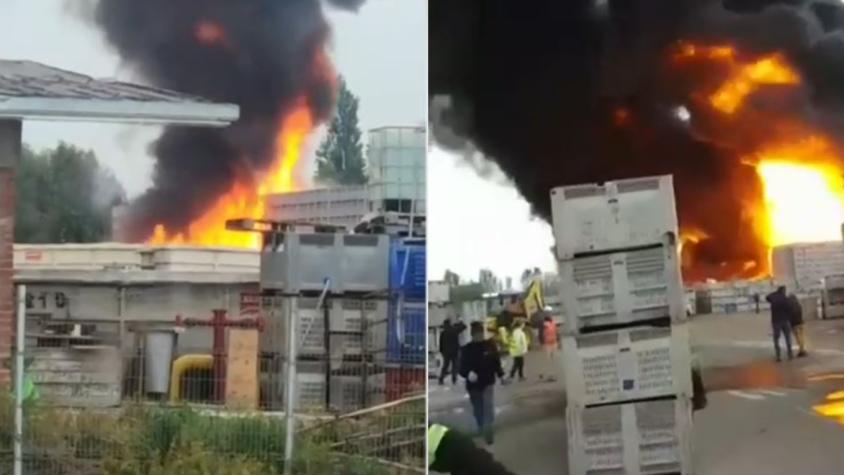 Incendio afectó a planta Agrozzi en Teno: Autoridades recomendaron utilización de mascarillas