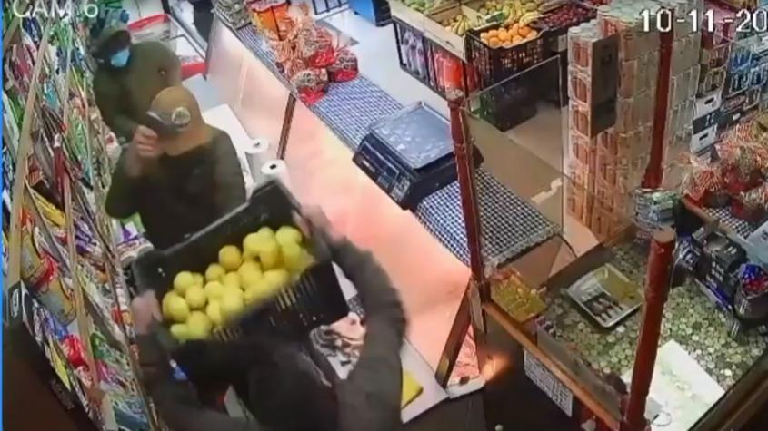 Minimarket es asaltado en Hualpén: Dueño se defendió hasta con limones