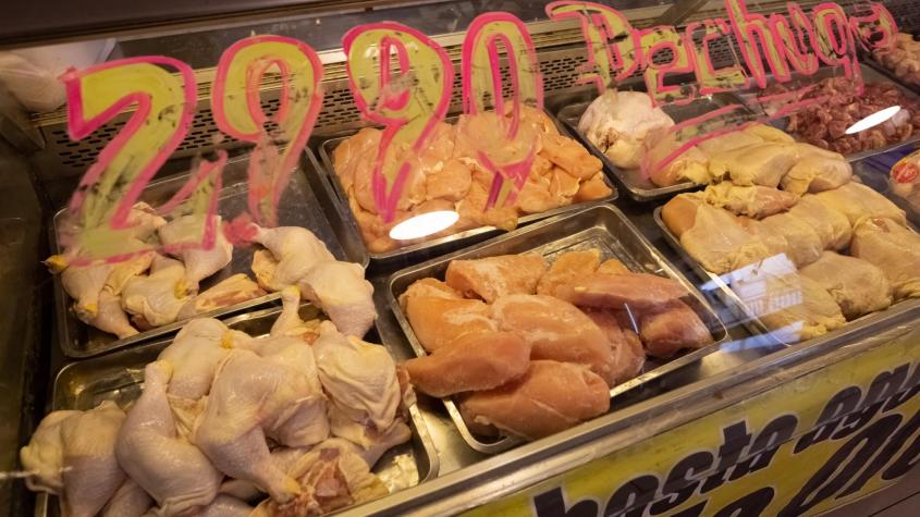 Colusión en venta de pollos: Sernac alcanza acuerdo judicial que entregará compensación económica a 188 mil personas