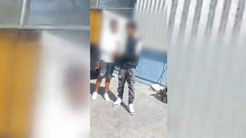 Impactante registro: sujetos con cuchillo y arma de fuego atacan a guardias en Metro Quinta Normal