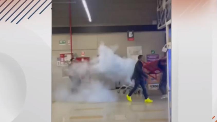 Turba ataca supermercado en Frutillar: Guardias lograron ahuyentar a delincuentes 