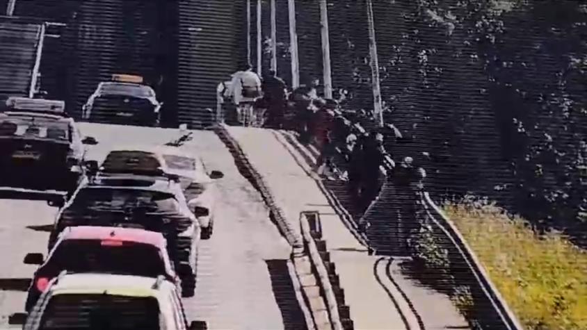 Hombre murió tras lanzarse desde puente Calle-Calle en Valdivia: cámaras captaron su mortal huida de un control policial