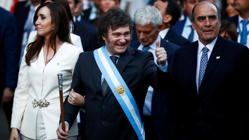Javier Milei firmó su primer decreto como Presidente de Argentina: Eliminó nueve ministerios