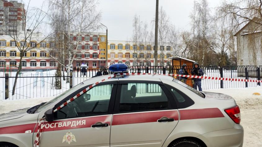 Joven de 14 años mata a tiros a compañera en escuela rusa y se suicida