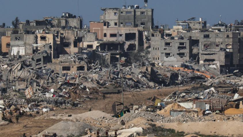 Israel sigue bombardeando Gaza al margen de las conversaciones para lograr una tregua