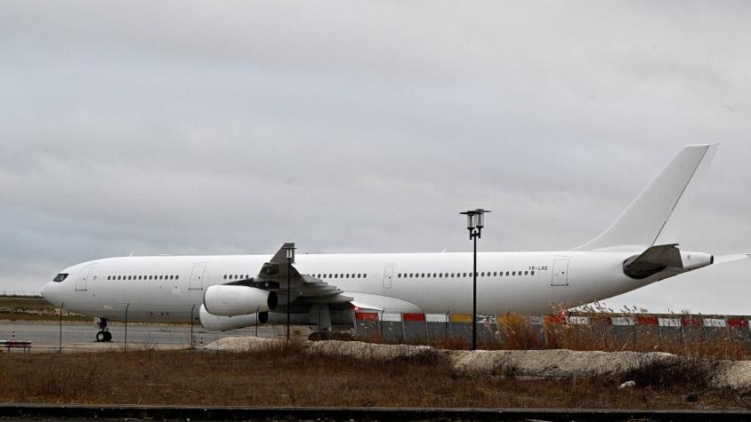 Vuelo de Emiratos Árabes a Nicaragua lleva días varado en Francia por presunto tráfico de personas