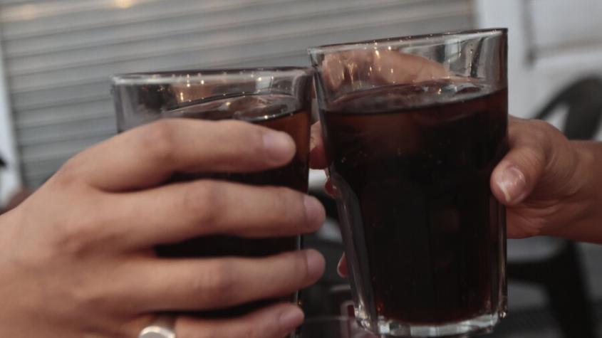 El más bajo en casi 30 años: Estudio registró fuerte caída en consumo de alcohol en Chile