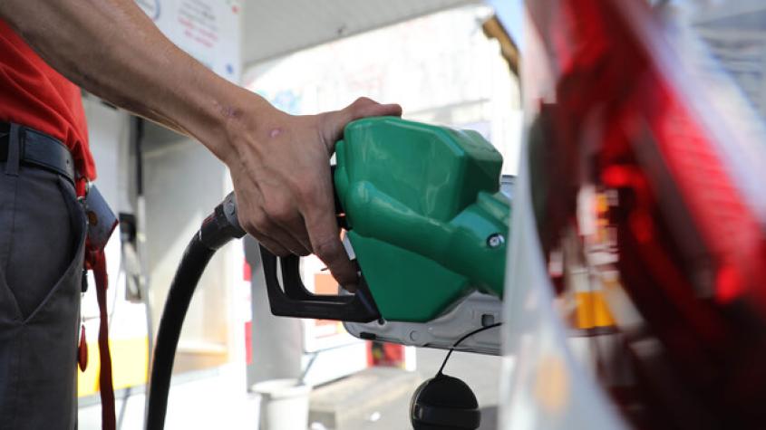 2023 se despide con una nueva baja en el precio de las bencinas
