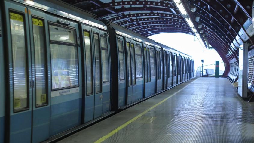 Línea 2 del Metro de Santiago opera de manera parcial por emergencia en las vías