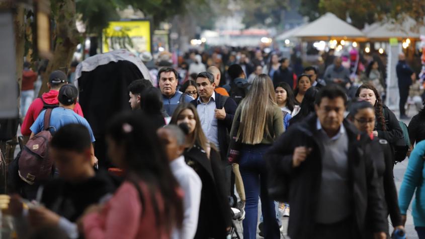 Los salarios de los chilenos siguen al alza por la menor inflación y anotan su octavo mes consecutivo de crecimiento