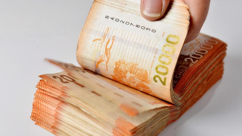 ¿Cuánto dinero se debe ganar al mes en Chile para ser de clase alta? Estudio reveló impactante diferencia con otros países