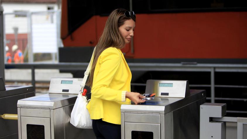Desde 2024: Tarjetas de débito y crédito se sumarán como sistema de pago en el Metro 