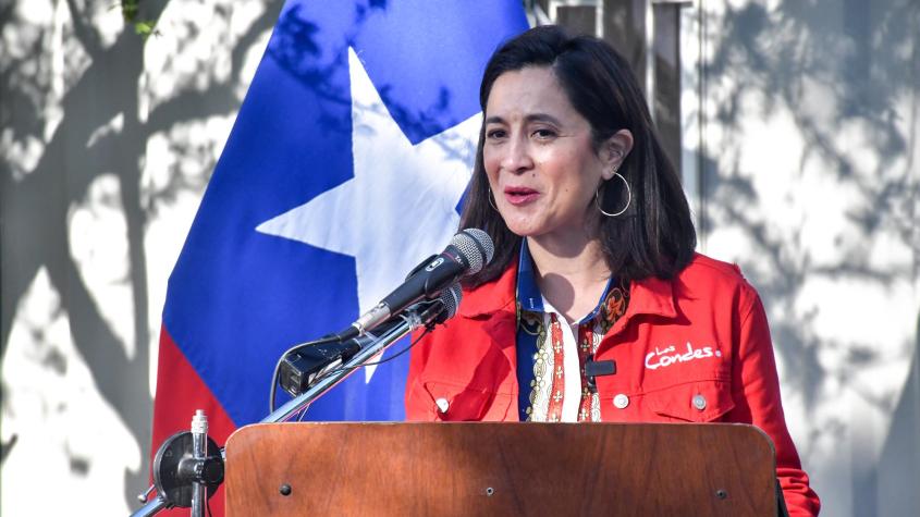 Detienen a funcionario de Las Condes acusado de abuso sexual: alcaldesa Peñaloza anunció “tolerancia cero”