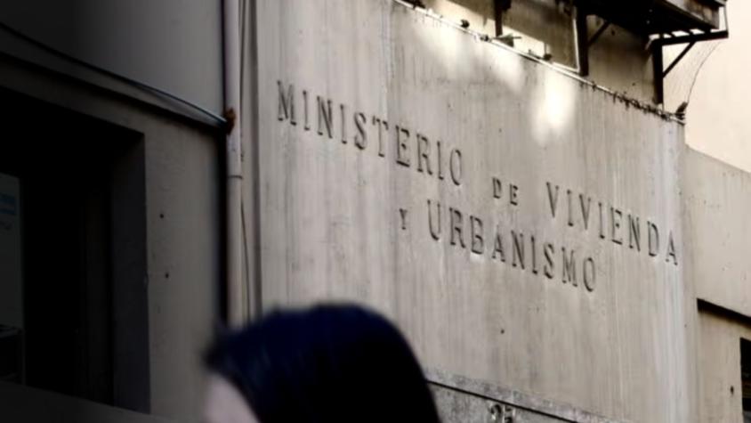 Claudio Barahona, presidente de los trabajadores del MINVU: “Carlos Montes debe renunciar”