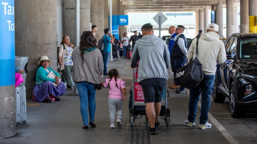 Más de 430 mil personas saldrán del Aeropuerto de Santiago para Año Nuevo