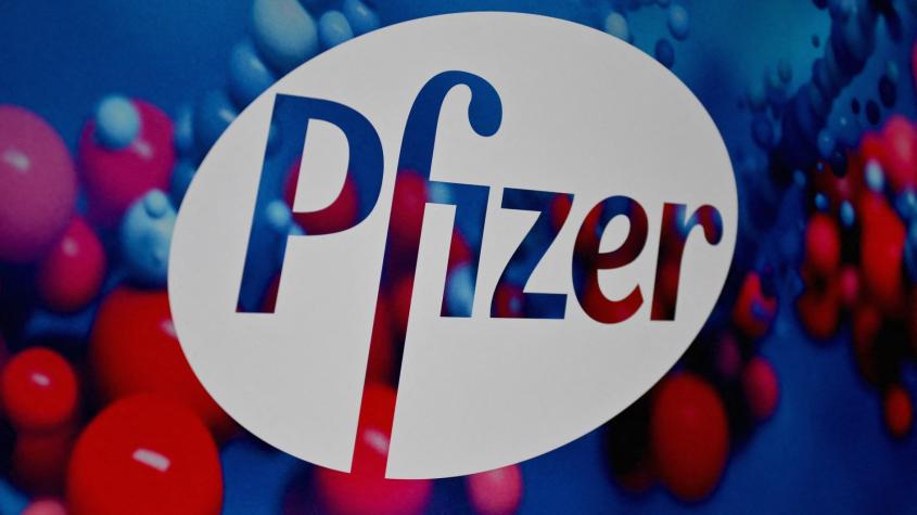 Pfizer siente el fin de la pandemia: Ingresos de la farmacéutica cayeron 42%