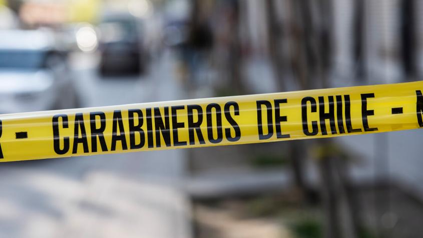 Ñuñoa: violento "portonazo" termina con víctimas persiguiendo a los atacantes