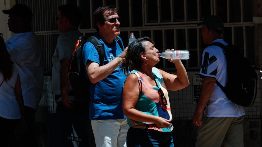 Hasta 37°C: Decretan alerta roja por calor extremo en las provincias de Concepción y el Biobío