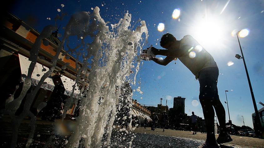 Por "calor intenso": Senapred declara alerta amarilla para la región Metropolitana