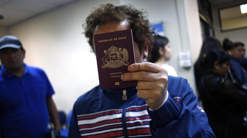 Pasaporte chileno sigue como el más poderoso de Latinoamérica: Permite acceder sin visa a 177 países