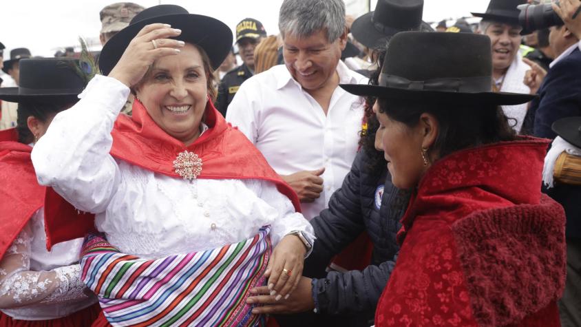 Video: Dina Boluarte fue agredida por mujeres durante actividad en Ayacucho