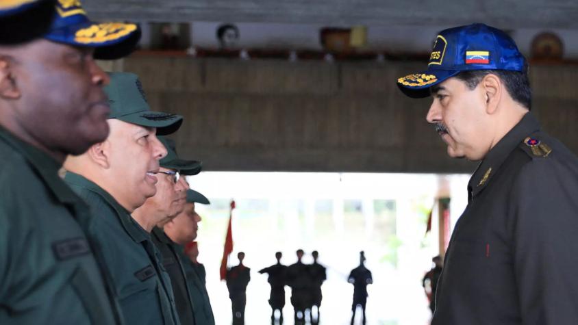 Expulsan a 33 militares por "conspirar" contra Nicolás Maduro