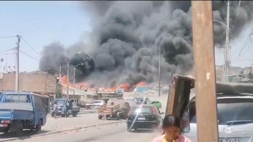 Incendio se produjo en Cerro Chuño de Arica: Habrían viviendas afectadas
