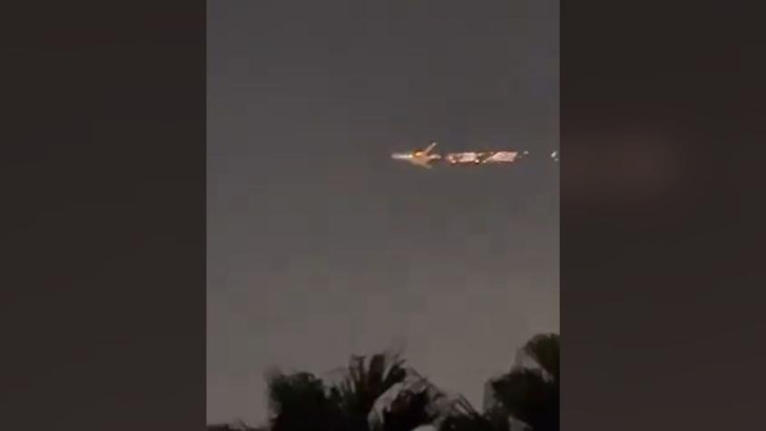 [VIDEO] Captan momento en que avión sufre falla en uno de sus motores y debe aterrizar de emergencia en Miami