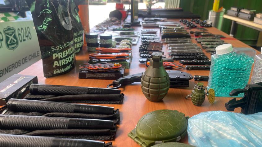 Carabineros incauta armas de fogueo en feria libre de Conchalí: Tenían hasta réplica de una granada