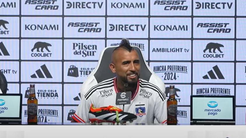 Arturo Vidal fue presentado en Colo Colo y mandó recado a la U: “Vamos a ver quién está más feliz a fin de año”