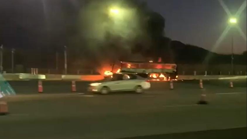 Bus que trasladaba turistas se incendió en la Ruta 68