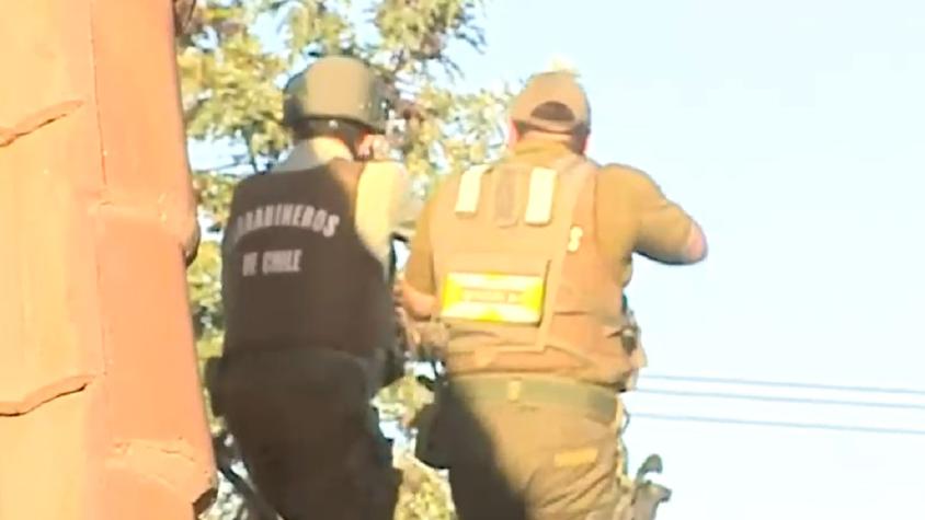 Carabineros detiene a dos delincuentes que se ocultaron tras intentar robar una joyería en Maipú