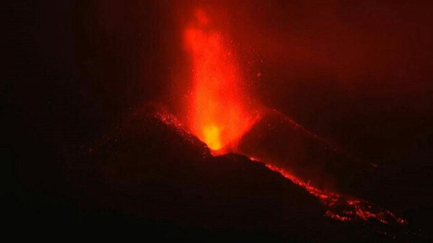 Un volcán entra en erupción en el suroeste de Japón