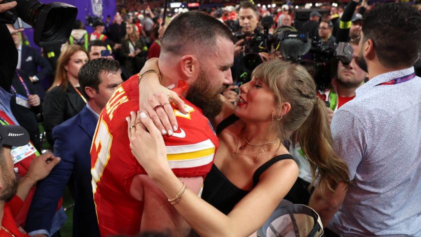 Me siento "en la cima del mundo", dice Kelce, novio de Taylor Swift, tras ganar el Super Bowl