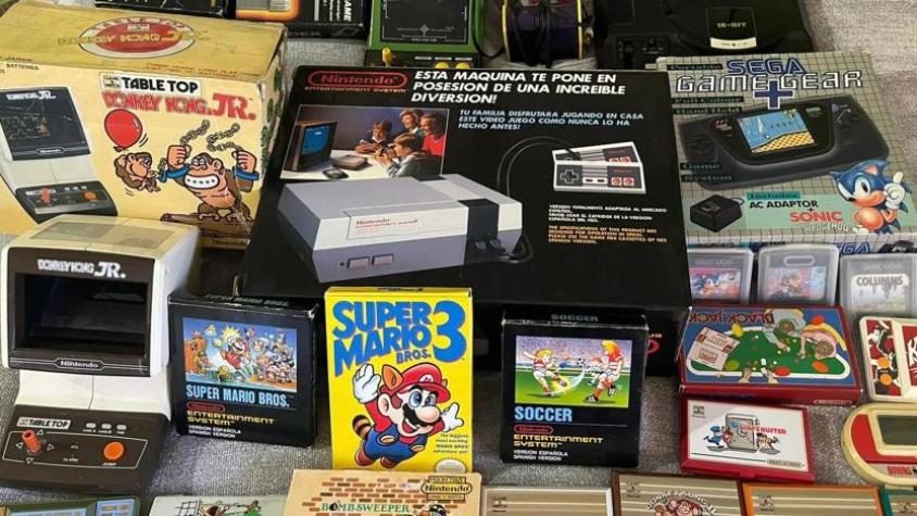 Hombre se independizó de sus padres y ellos botaron más de 500 millones de pesos en videojuegos retro