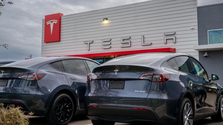 Tesla en Chile publica ofertas laborales: Cómo postular y cuáles son los requisitos