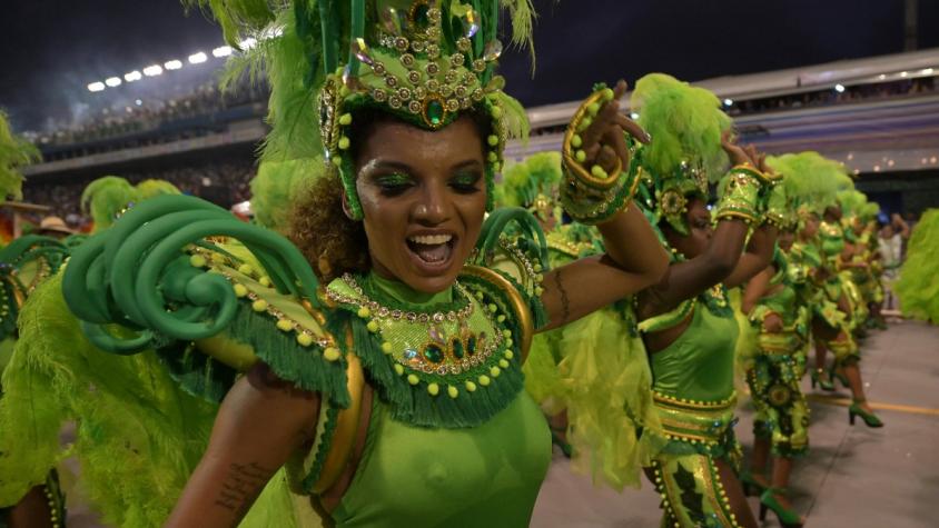 Fiesta sí, toqueteos no: El plan del carnaval de Rio quiere proteger a las mujeres
