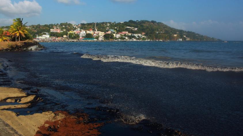 Derrame de petróleo en Trinidad y Tobago "no está bajo control"