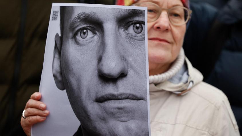 Investigadores rusos examinarán el cuerpo de Navalny al menos 14 días