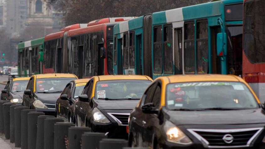 Sindicato de Taxis se suma al paro de buses RED para el 'Súper Lunes'