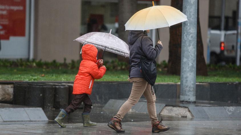 Lluvia en Santiago: Pronostican posibles precipitaciones en la capital para los próximos días 
