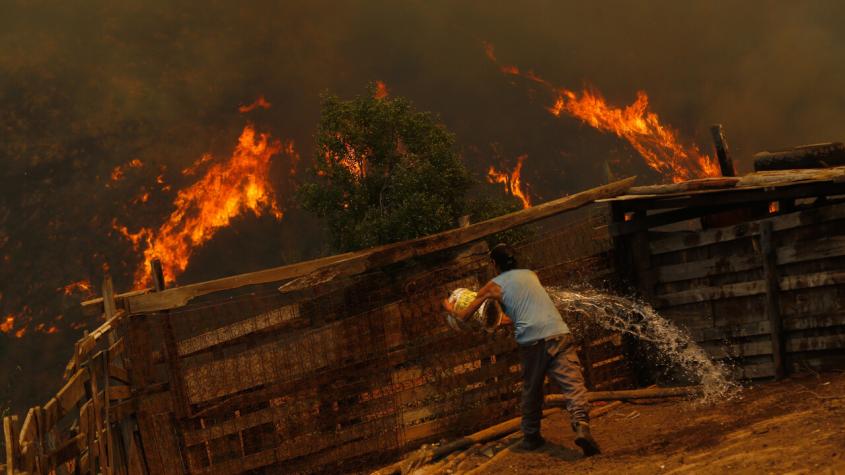 Incendios forestales: Revisa los sectores de las regiones de O'Higgins y Valparaíso que Senapred ordenó evacuar