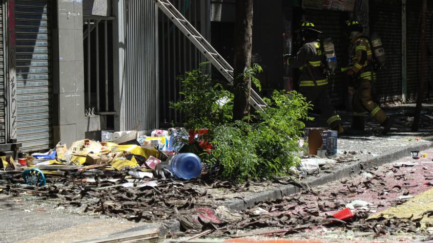 Captan momento exacto de explosión en galería de centro Santiago: Cuatro personas quedaron heridas