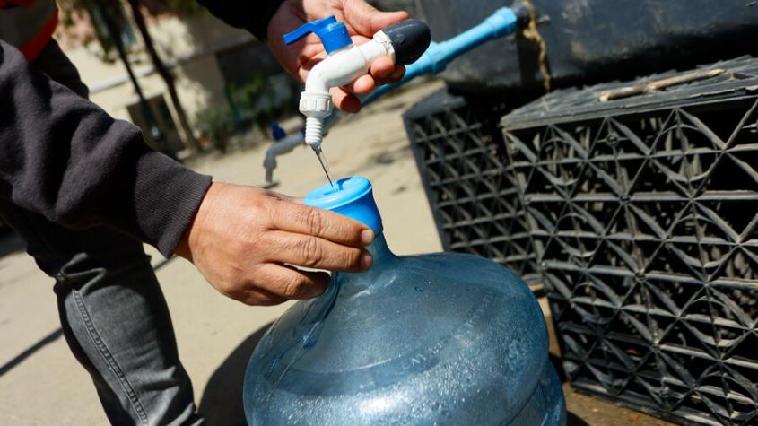 Anuncian corte de agua para tres comunas de Santiago: Suspensión durará 14 horas