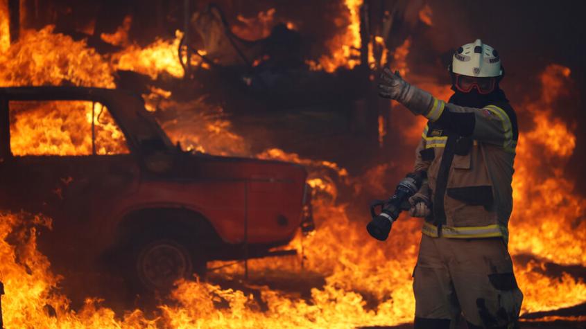 Presidente Boric decreta estado de excepción de catástrofe por incendios forestales en la región de Valparaíso
